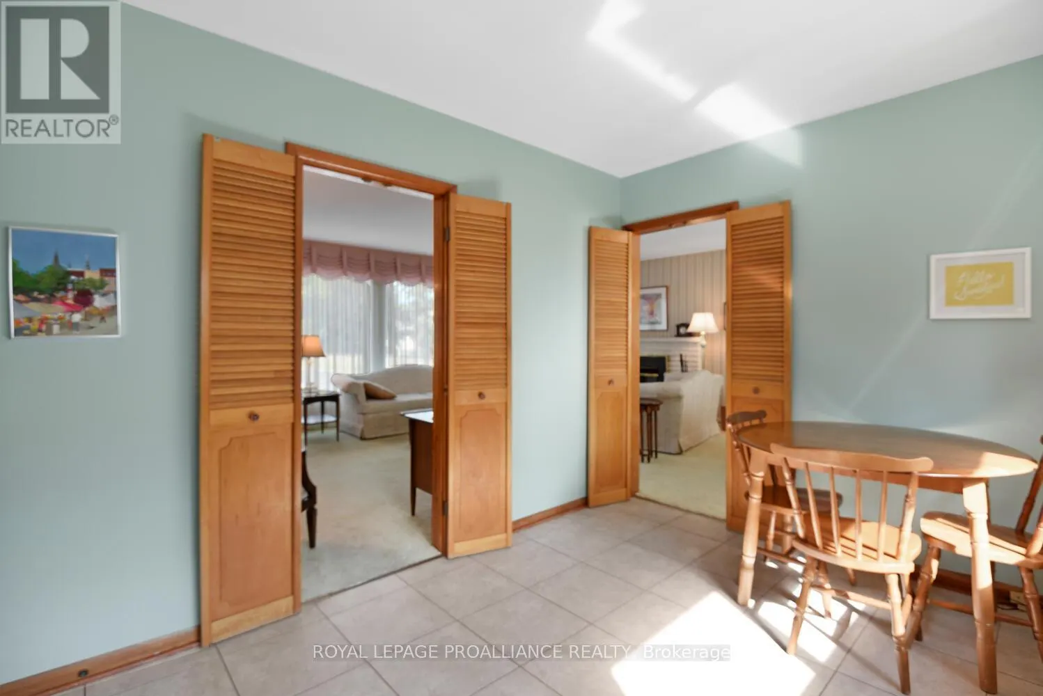 2 WOODLAWN PLACE