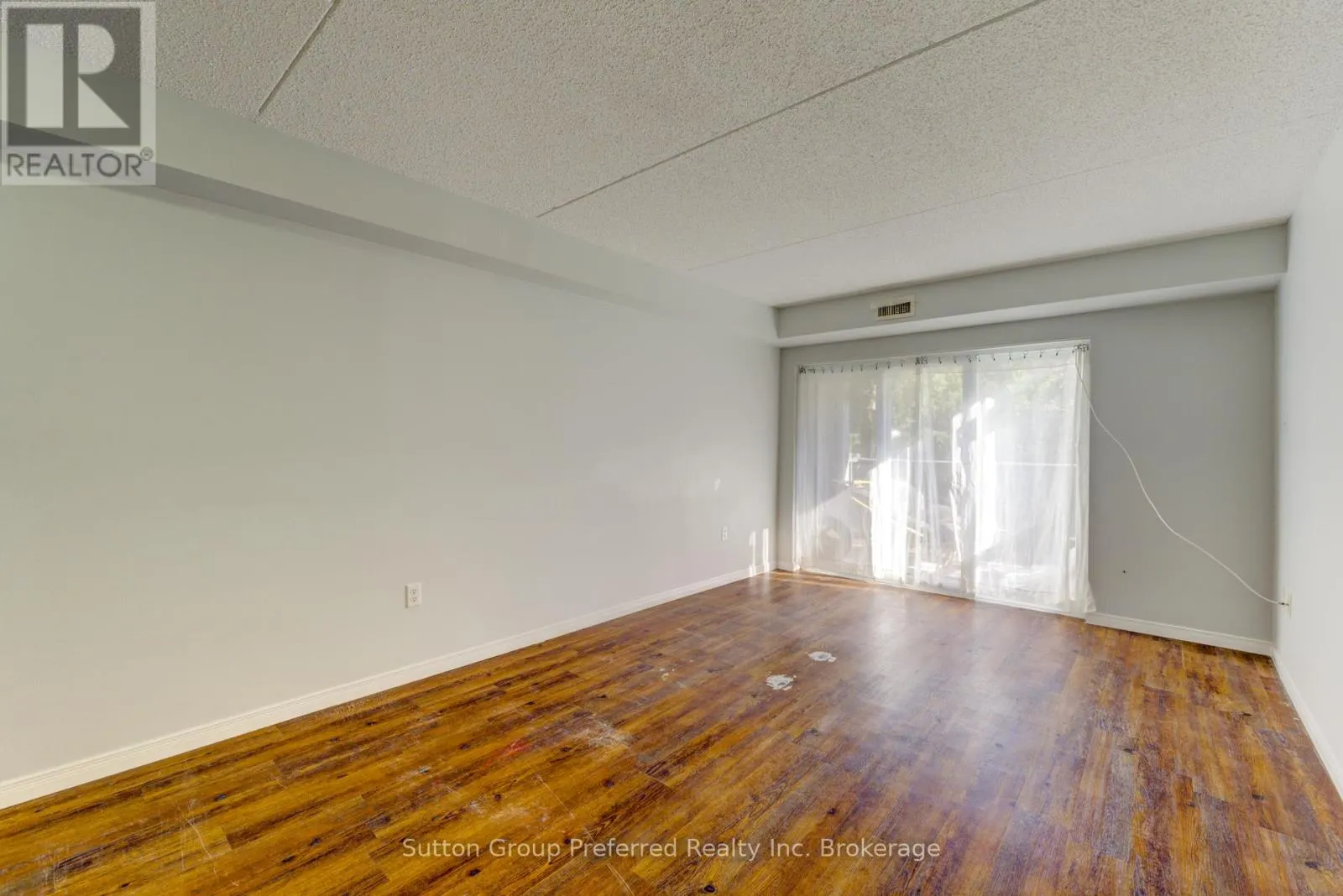 102 - 163 FERGUSON AVENUE, #102