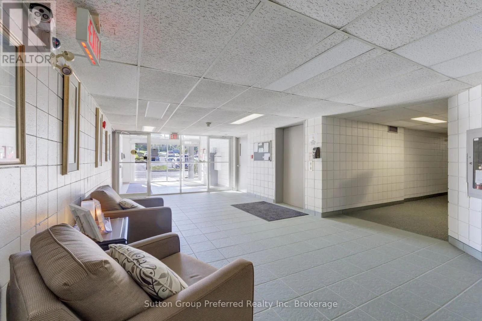 102 - 163 FERGUSON AVENUE, #102