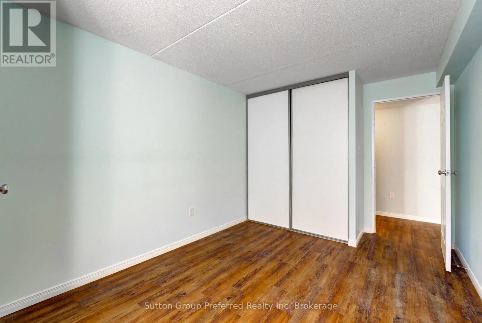 102 - 163 FERGUSON AVENUE, #102