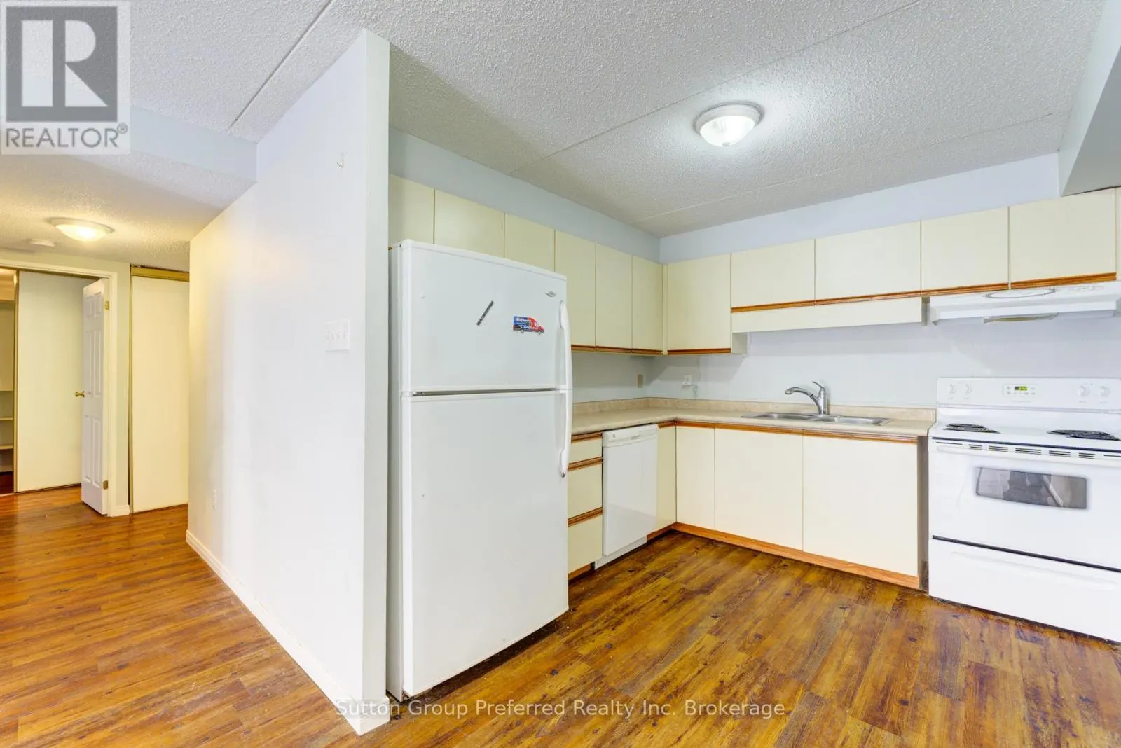 102 - 163 FERGUSON AVENUE, #102