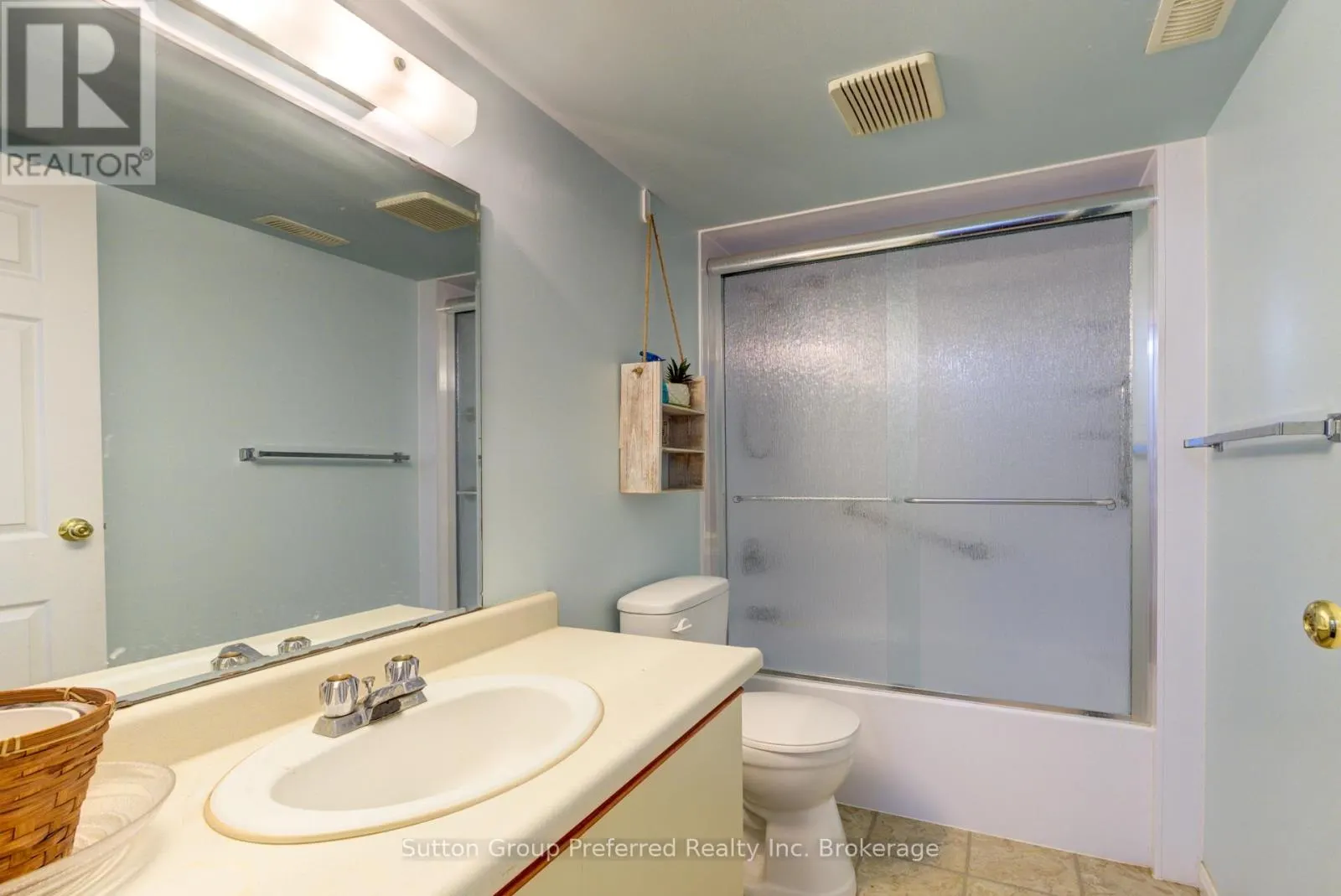 102 - 163 FERGUSON AVENUE, #102