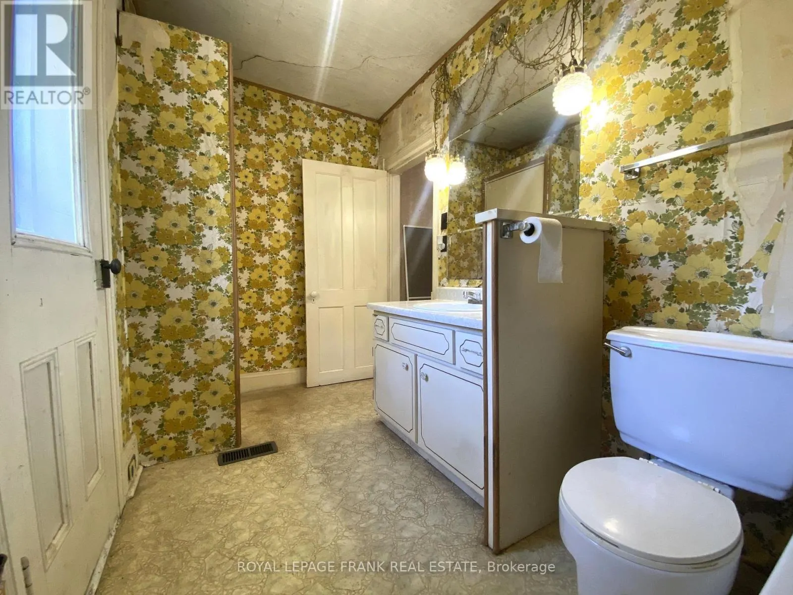 2432 B COUNTY ROAD 8 S