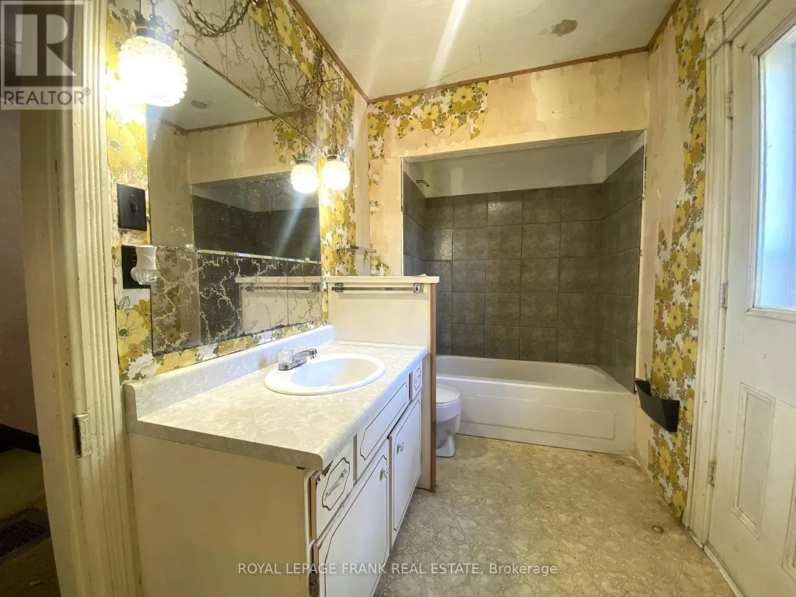 2432 B COUNTY ROAD 8 S