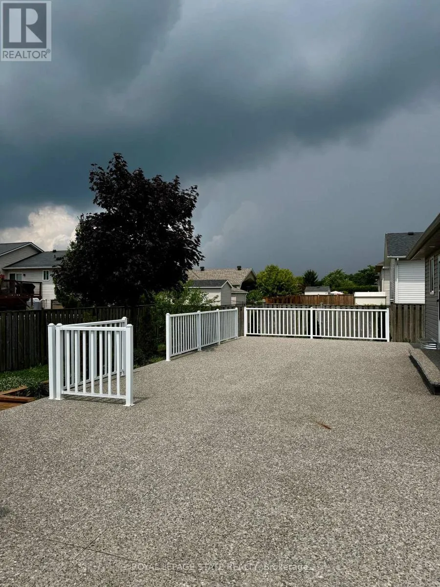 29 MAPLEVIEW DRIVE