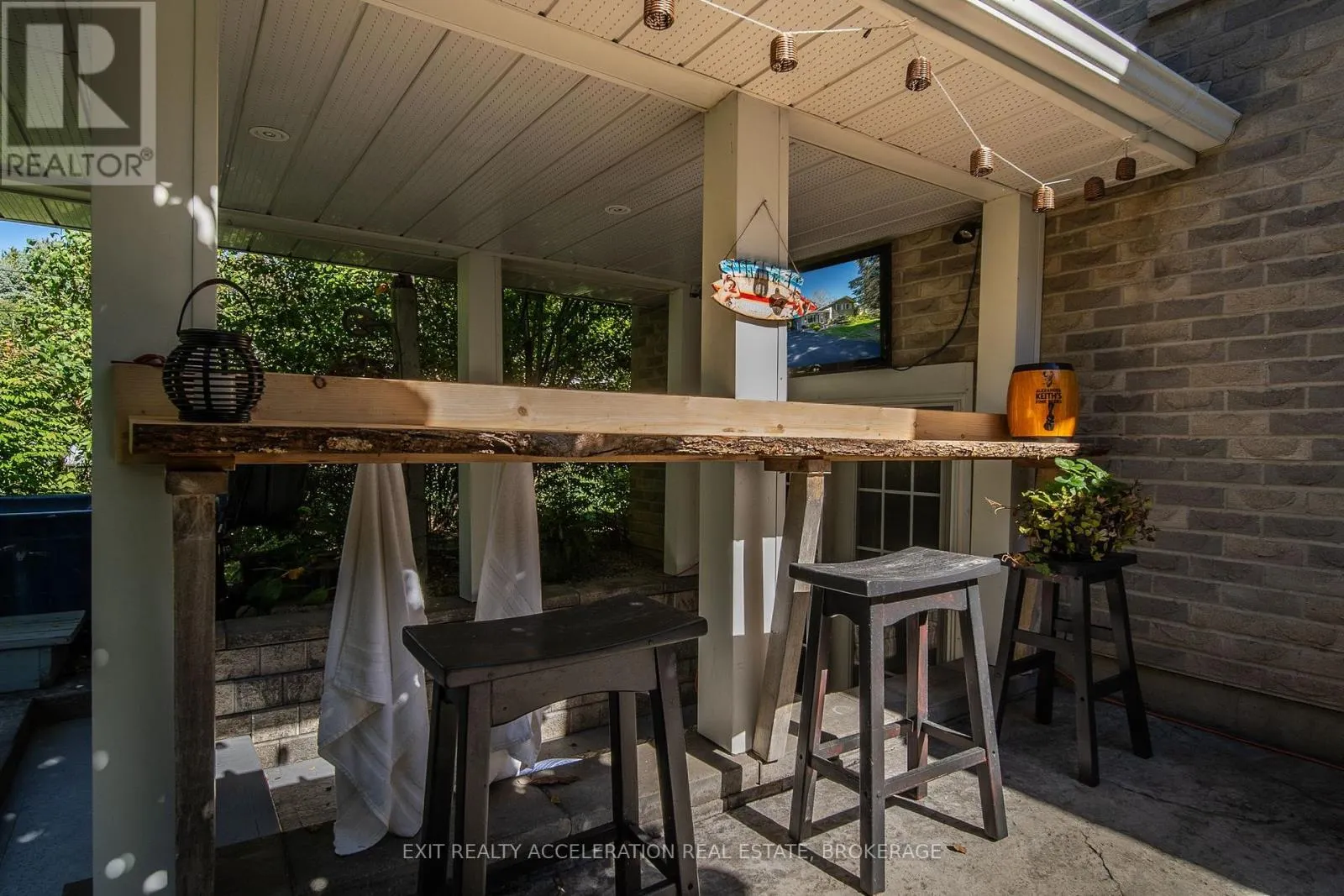 35 RIVERVIEW DRIVE