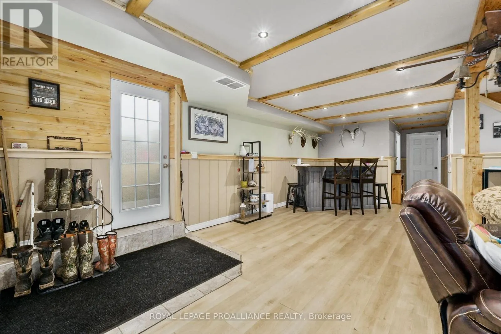 16 MACK TRAIL