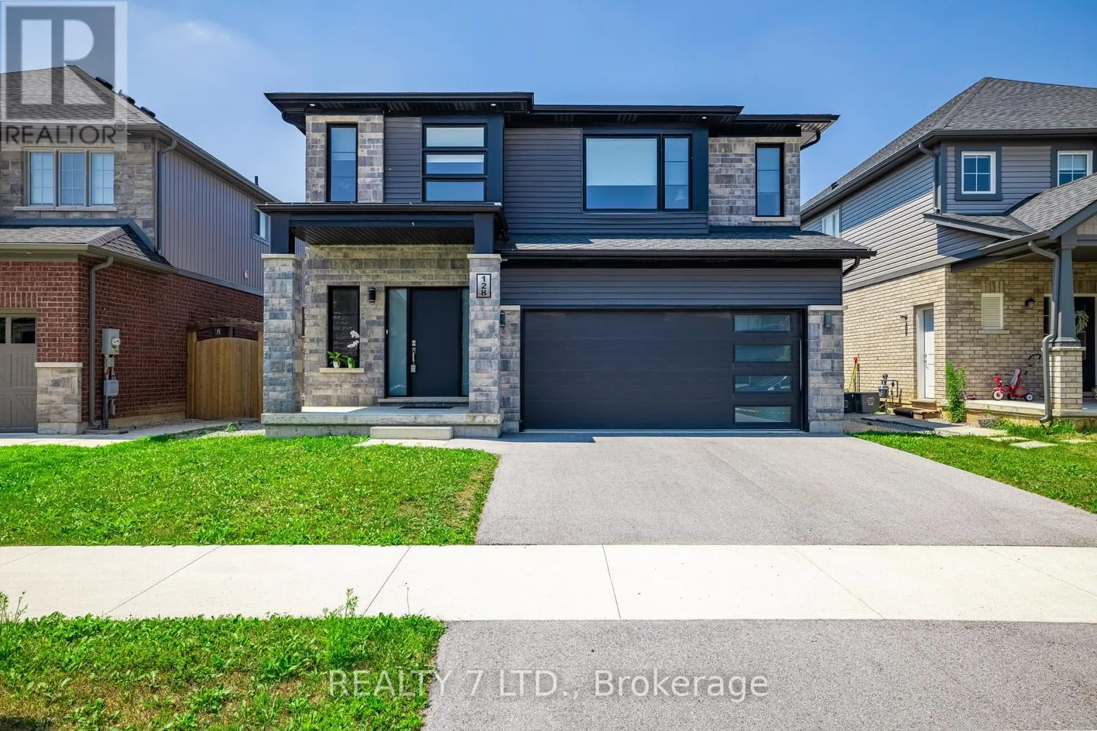 128 SUSAN DRIVE