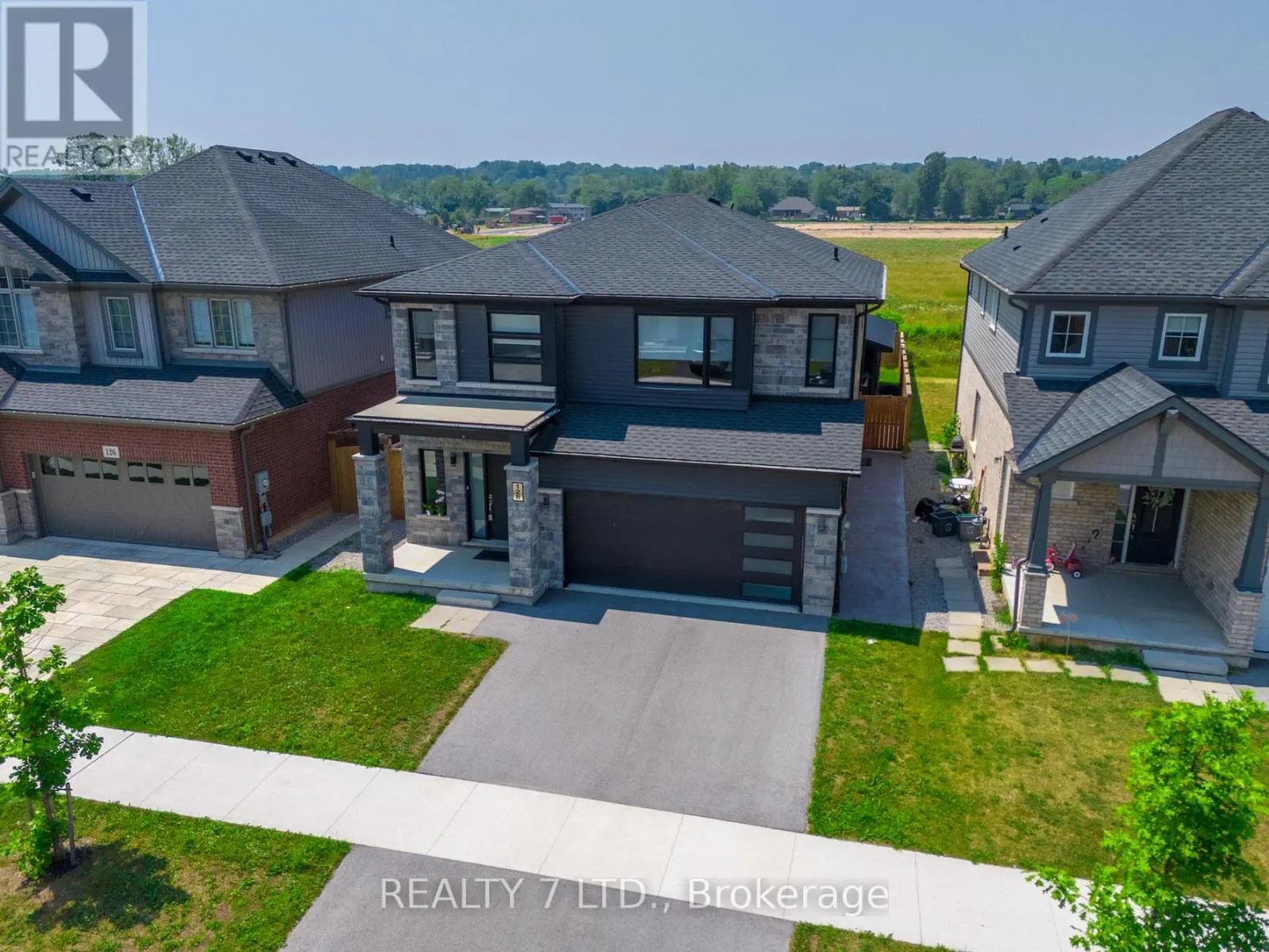 128 SUSAN DRIVE