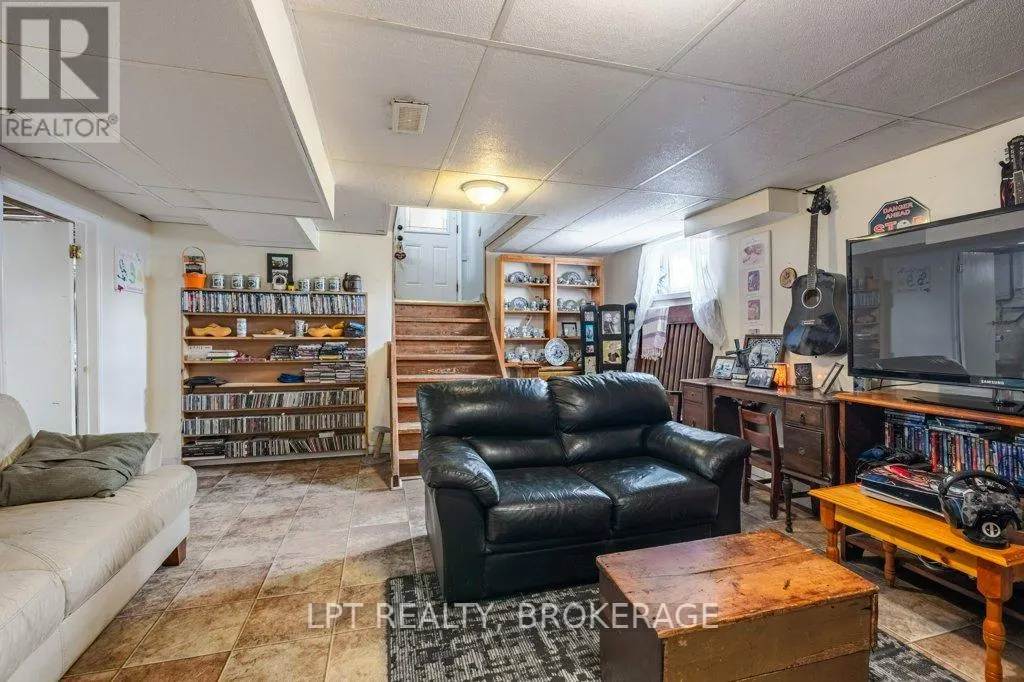 3939 HOWES ROAD