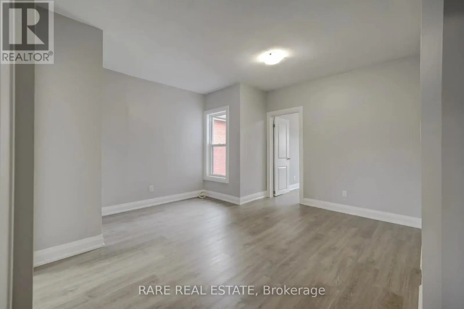 26 FAIRLEIGH AVENUE N