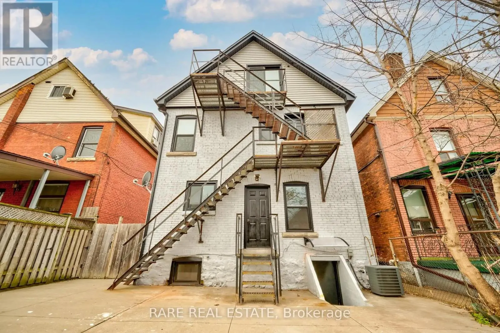 26 FAIRLEIGH AVENUE N