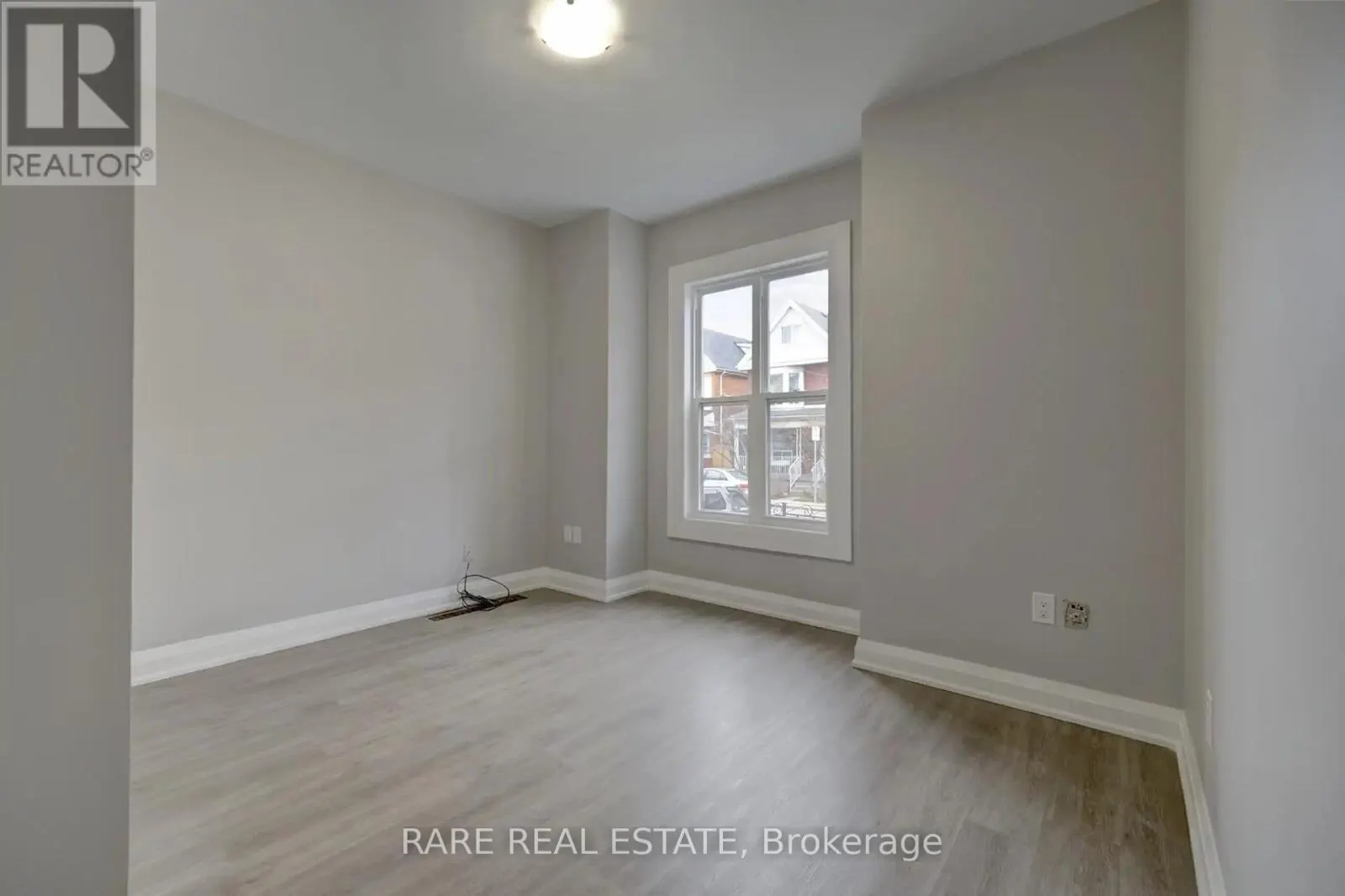 26 FAIRLEIGH AVENUE N