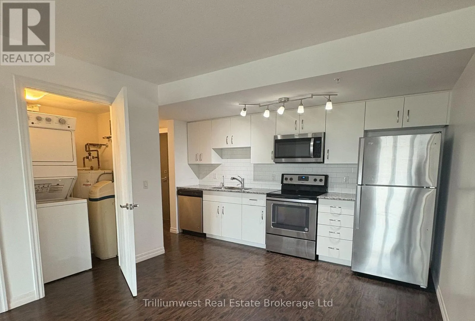 405 - 108 SUMMIT RIDGE DRIVE, #405