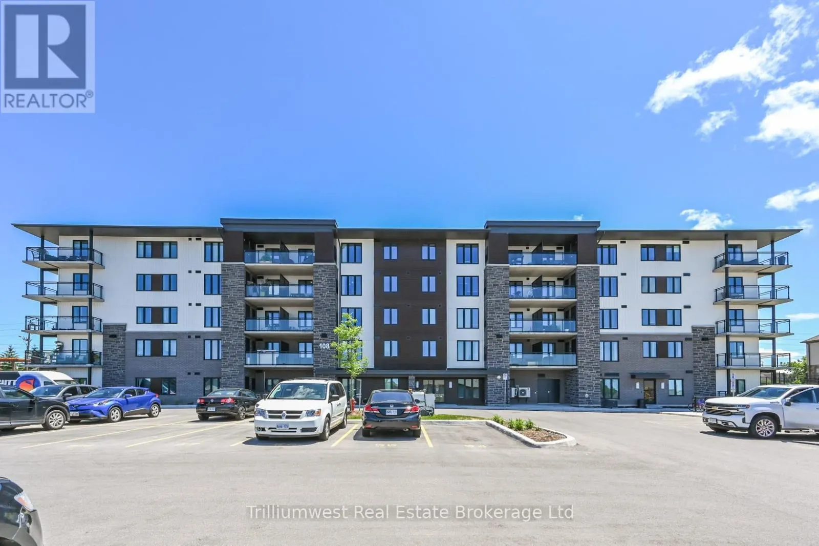 405 - 108 SUMMIT RIDGE DRIVE, #405