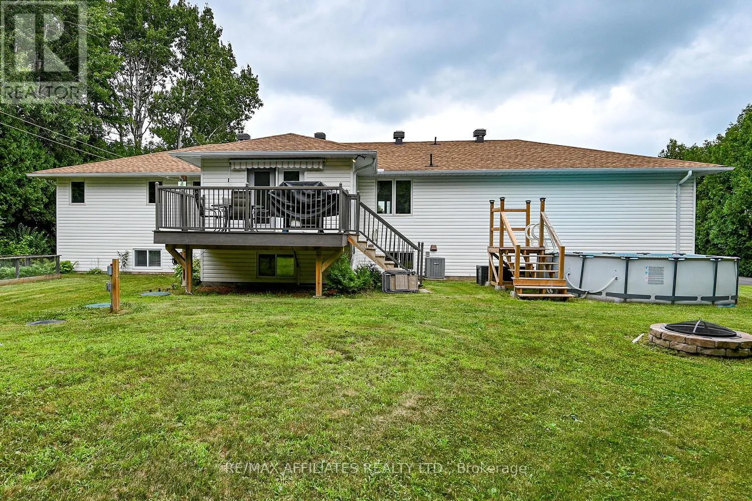 14 SOUTH POINT DRIVE