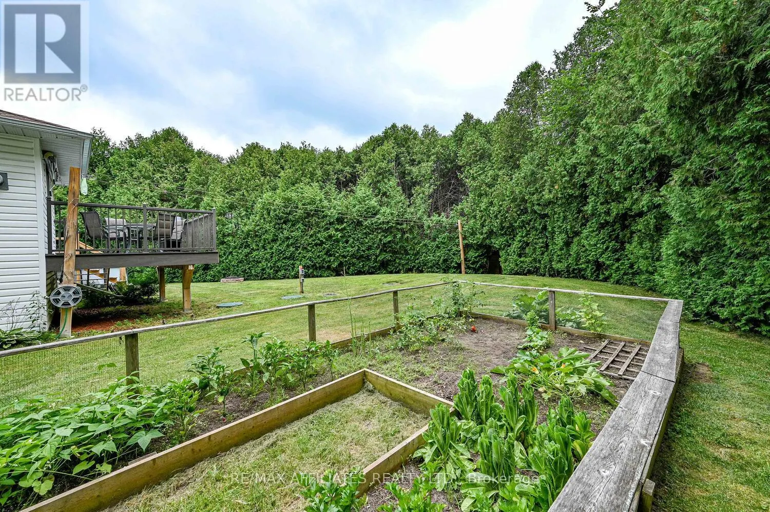 14 SOUTH POINT DRIVE