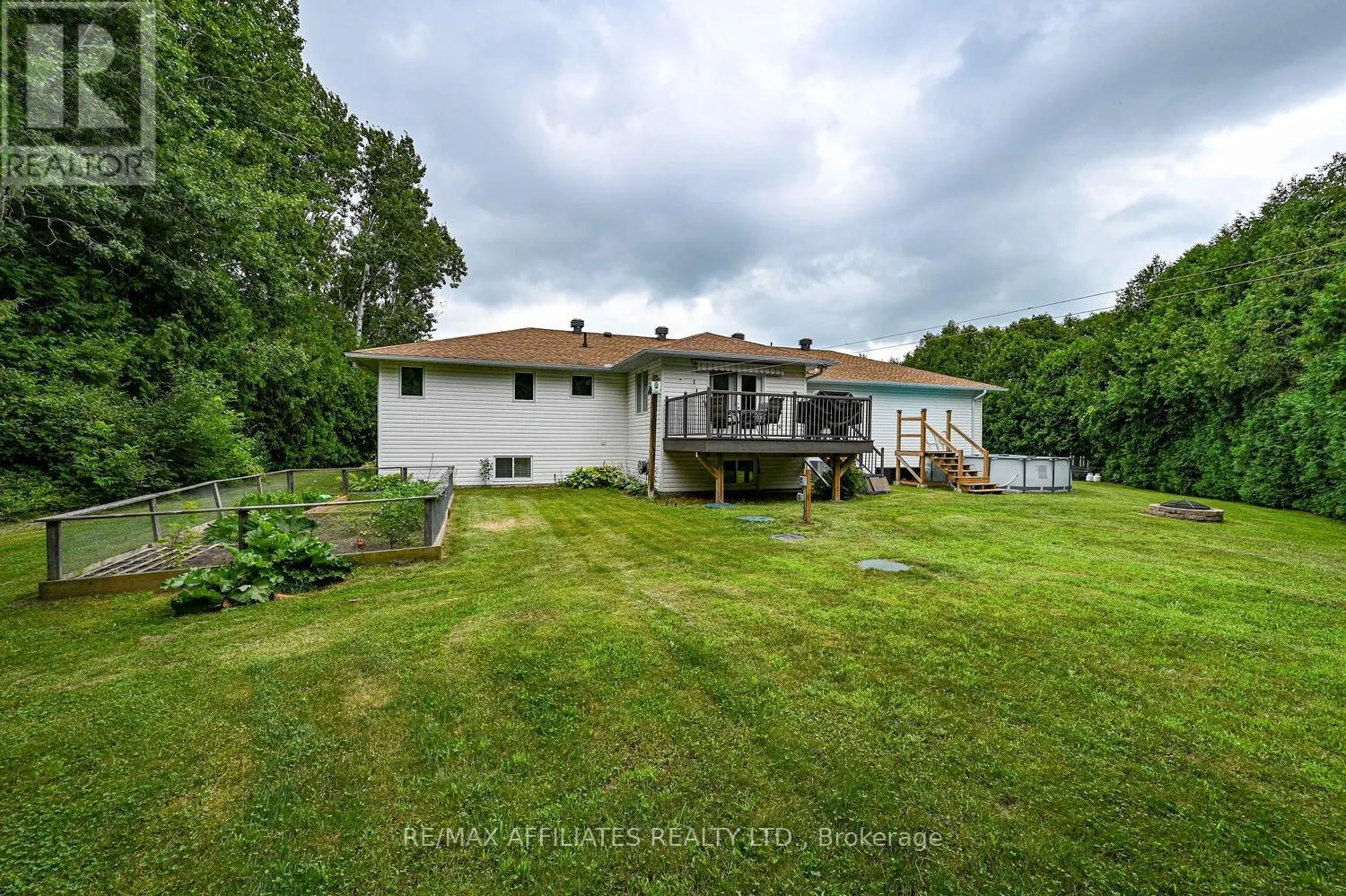 14 SOUTH POINT DRIVE