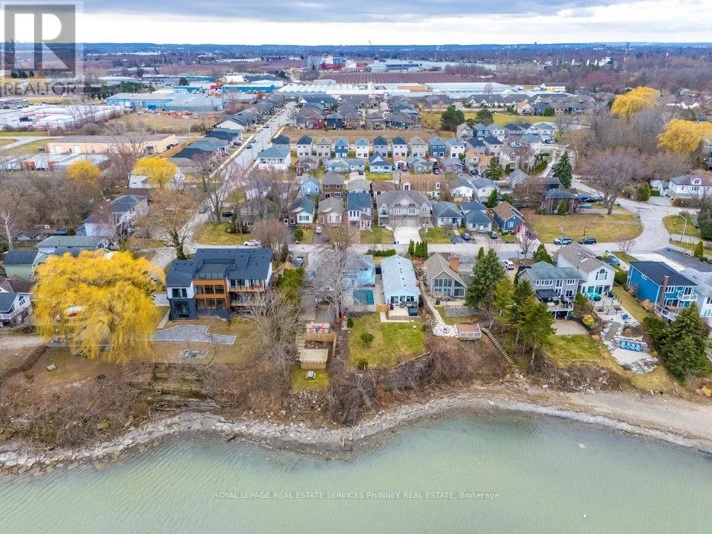 28 LAKESIDE DRIVE