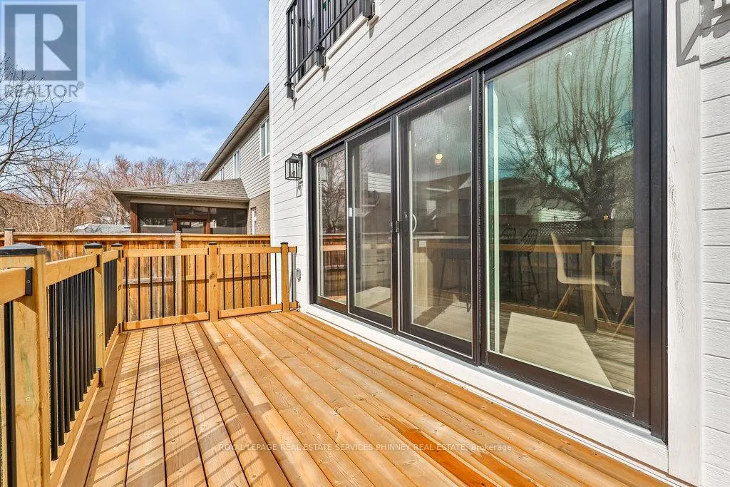 28 LAKESIDE DRIVE