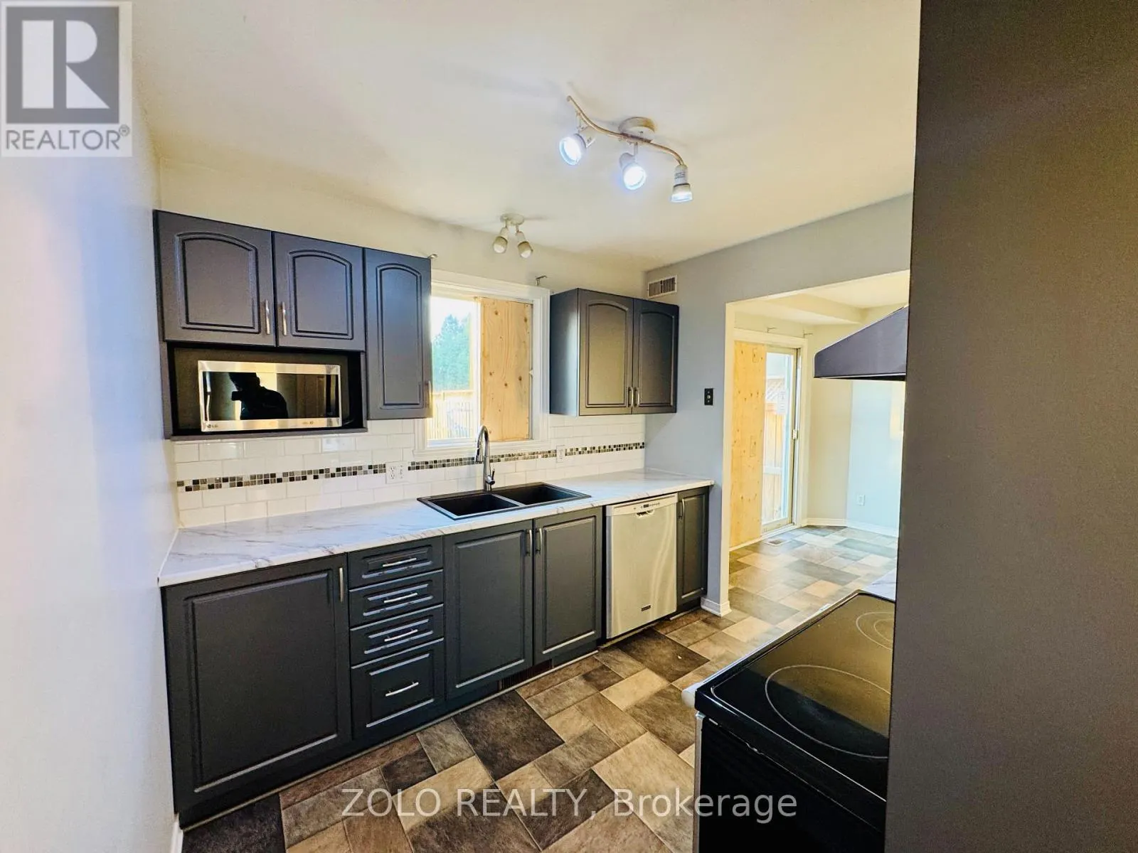 2313 EMILY CRESCENT