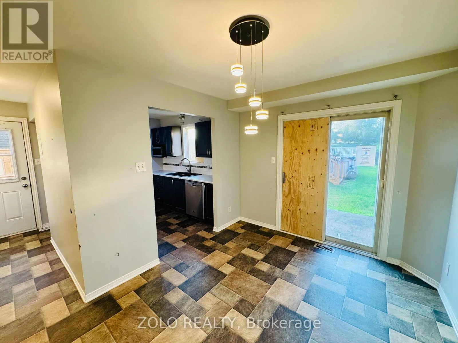 2313 EMILY CRESCENT