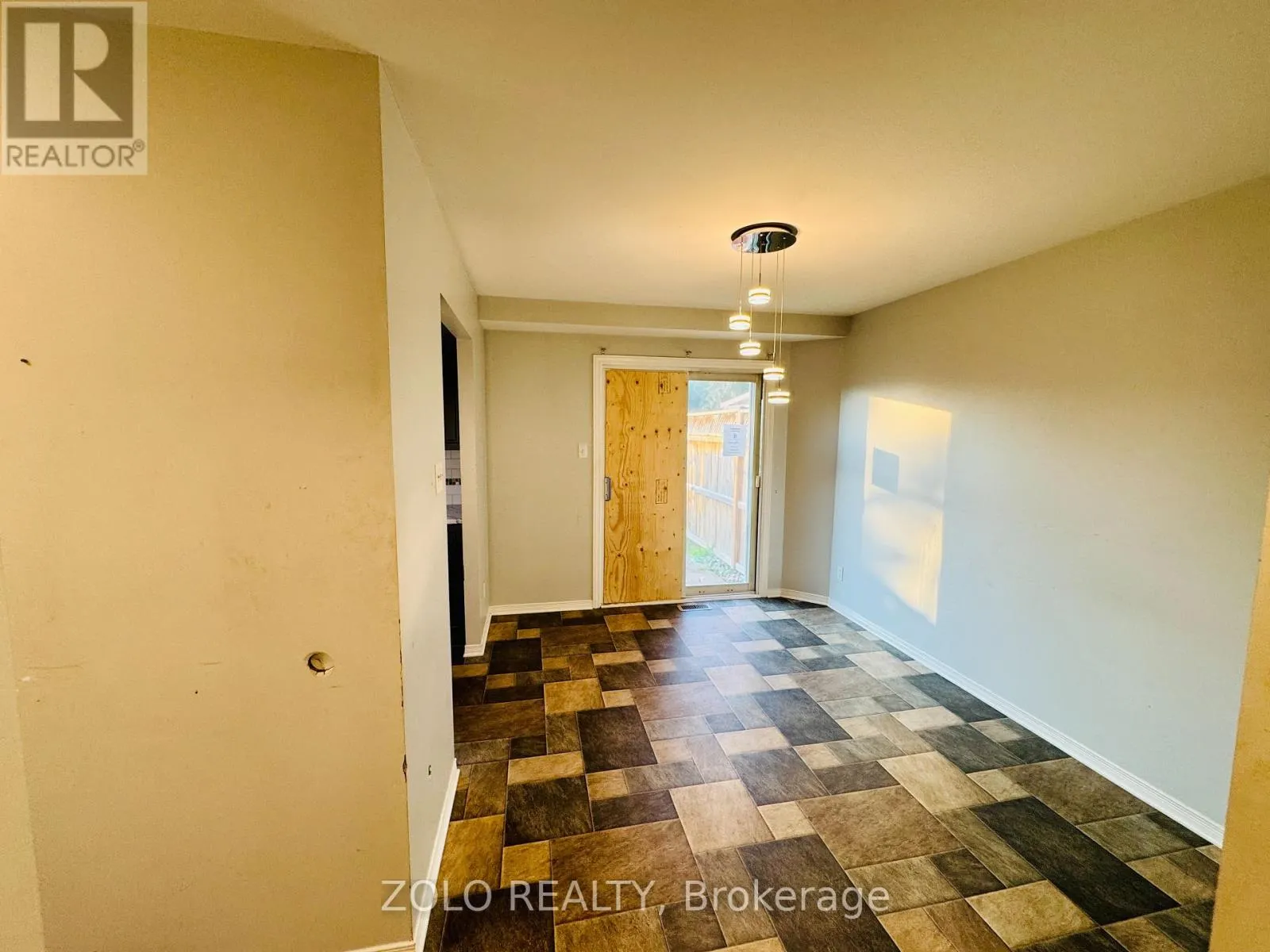 2313 EMILY CRESCENT