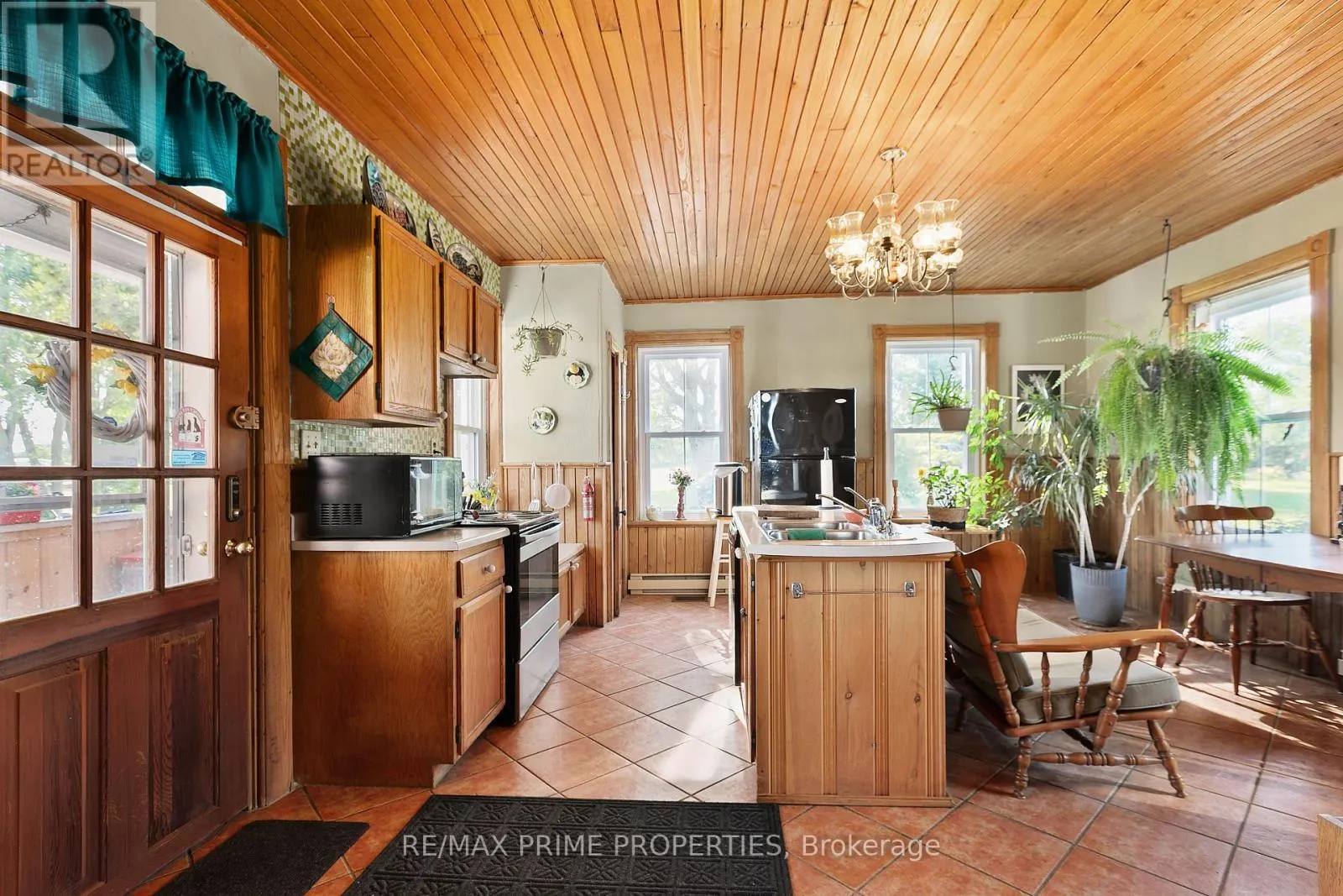 650 CONCESSION 1 ROAD