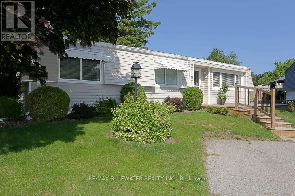 25 MAPLE GROVE COURT E