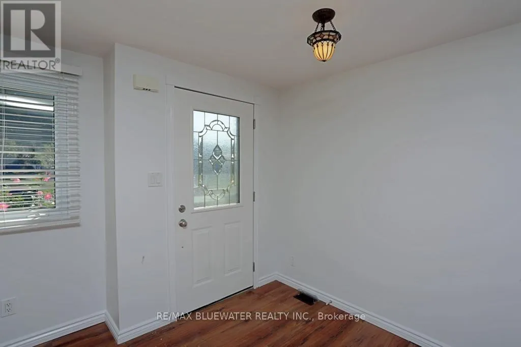 25 MAPLE GROVE COURT E