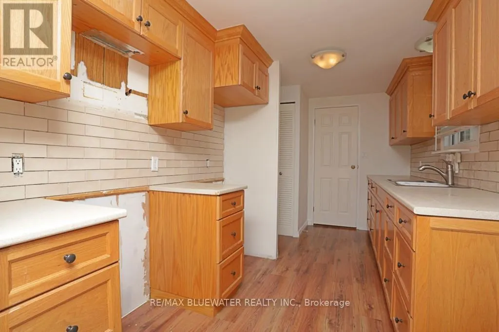 25 MAPLE GROVE COURT E