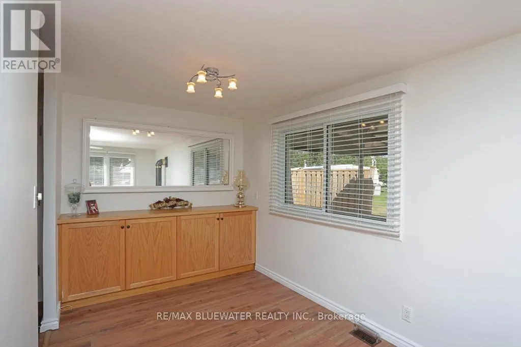25 MAPLE GROVE COURT E