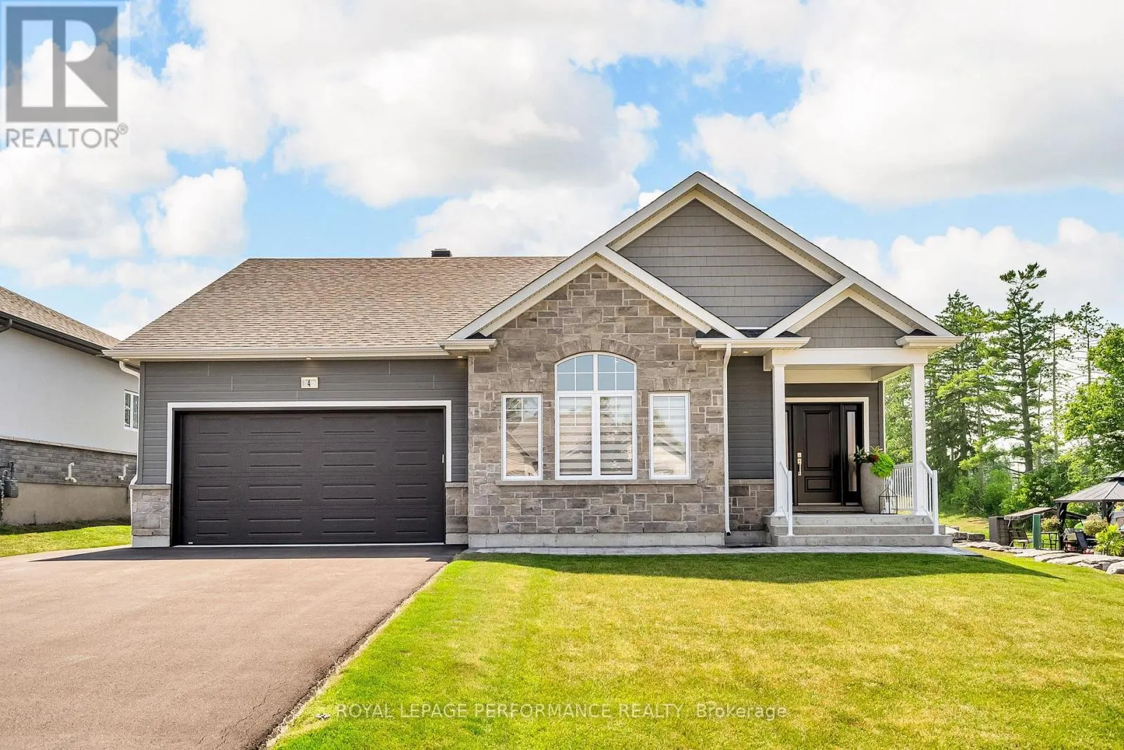 4 MATTHEW KIERAN CRESCENT