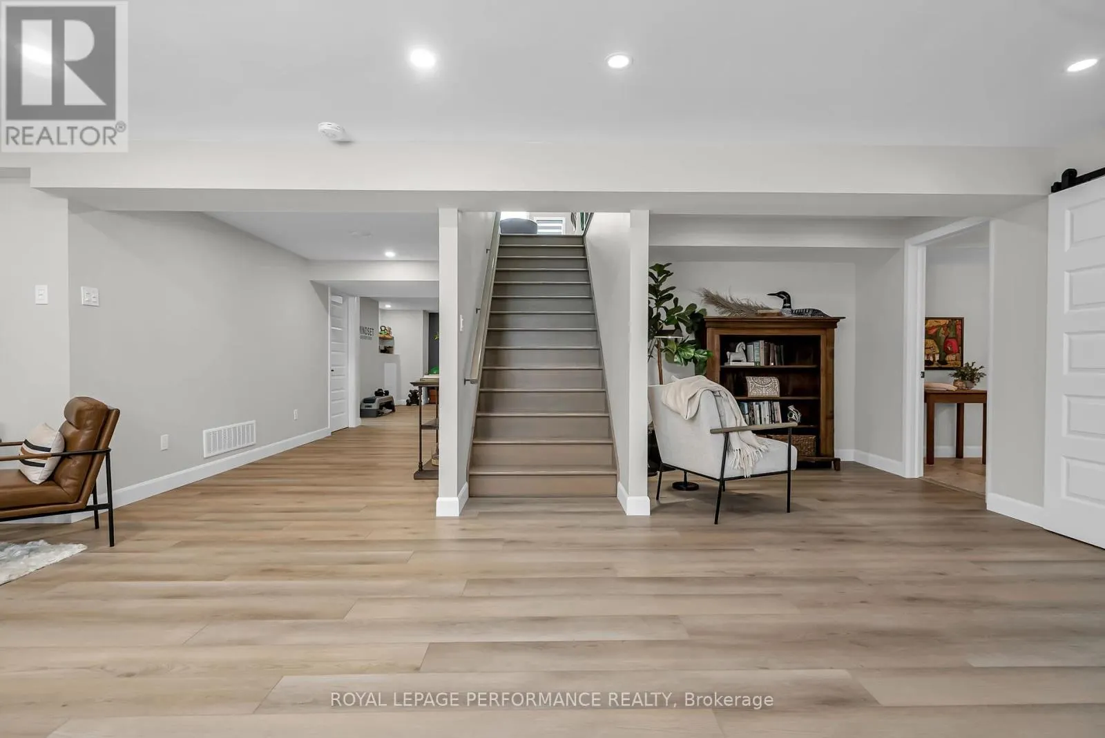 4 MATTHEW KIERAN CRESCENT