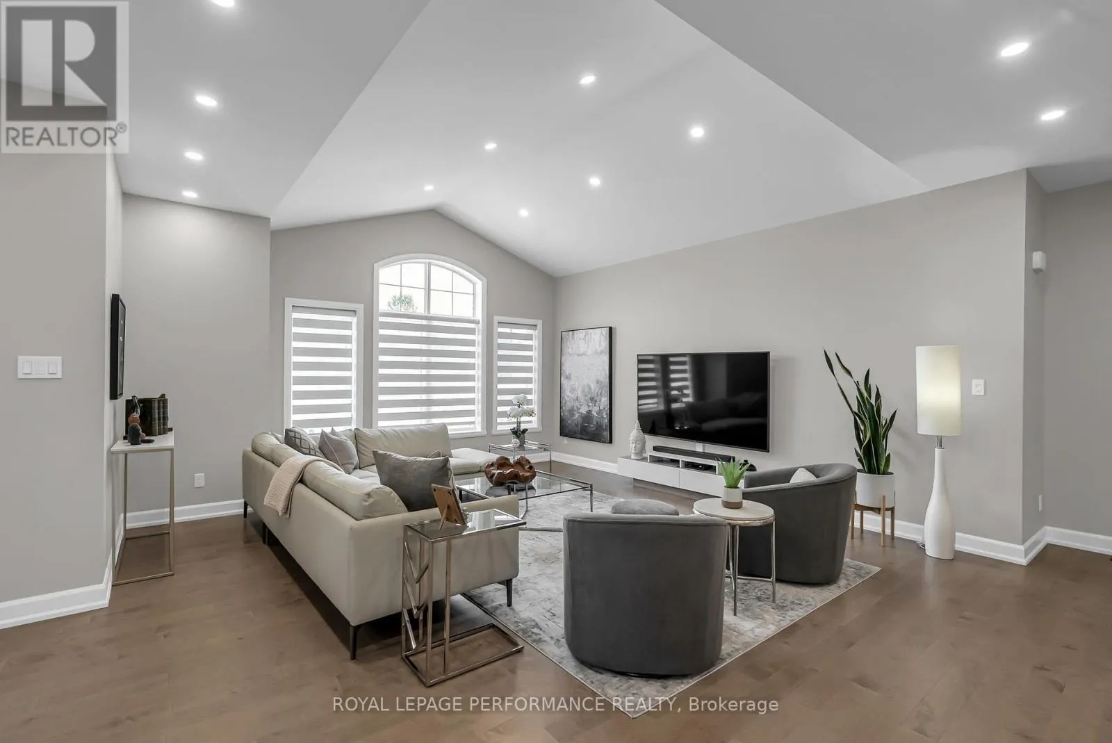 4 MATTHEW KIERAN CRESCENT