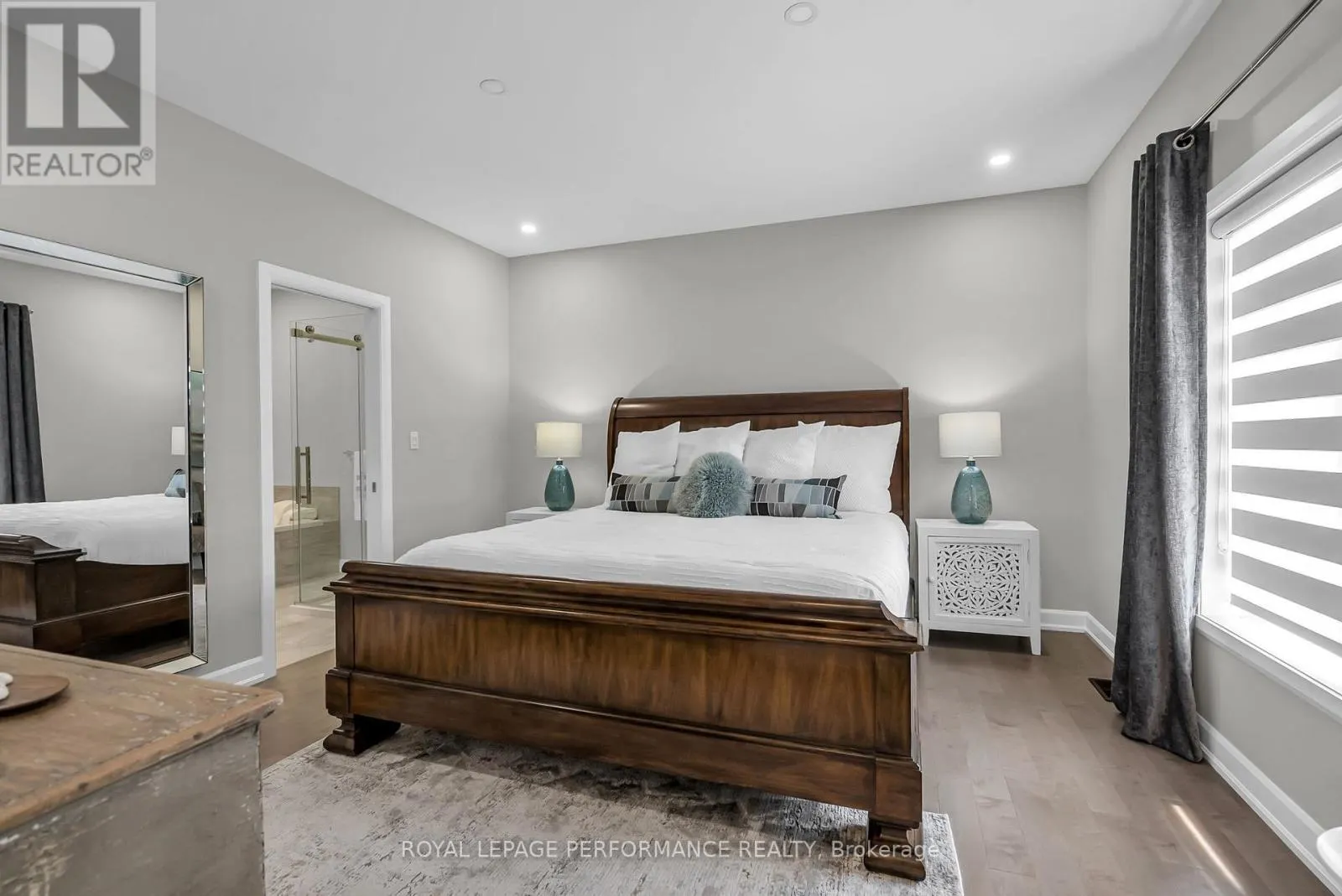 4 MATTHEW KIERAN CRESCENT