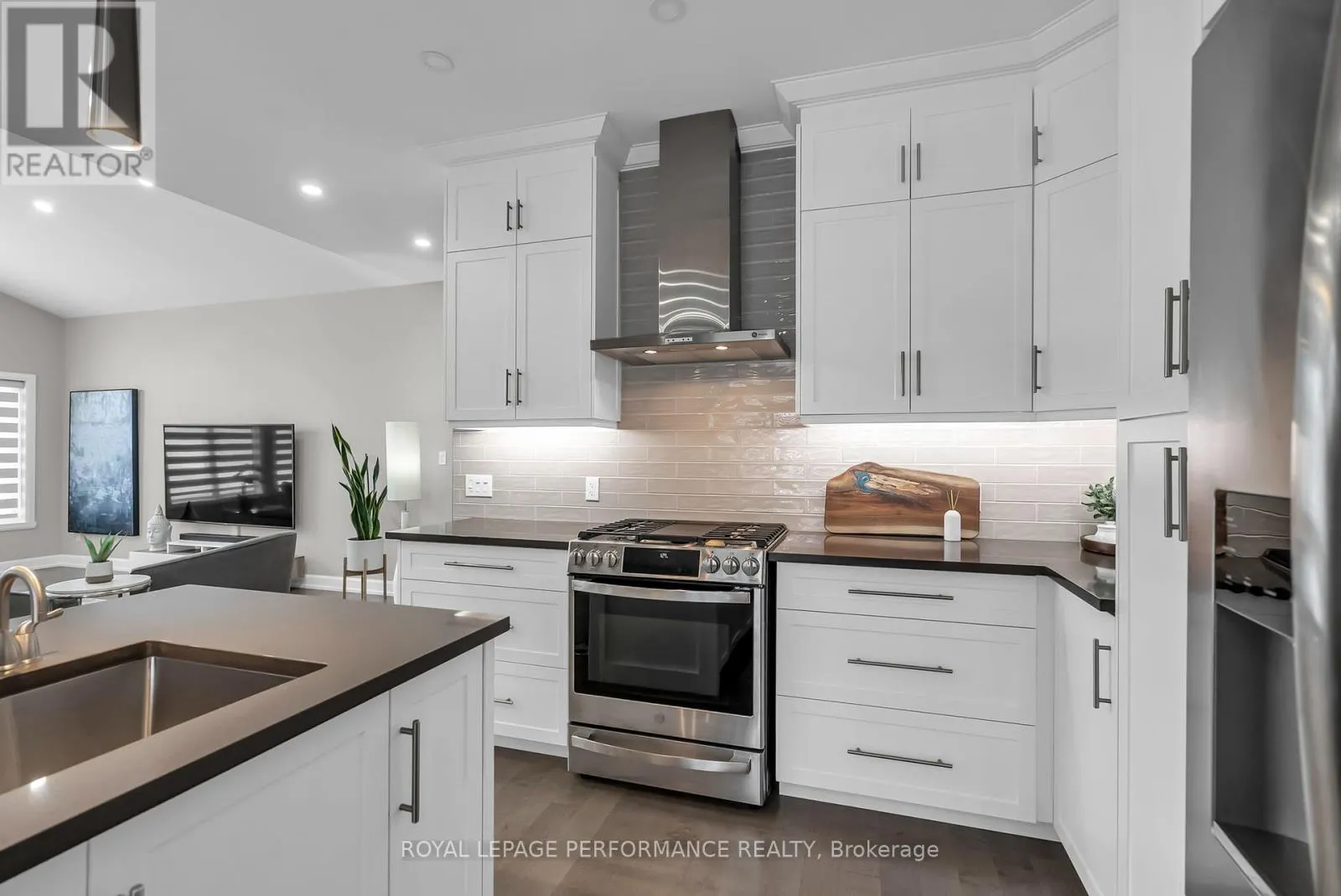 4 MATTHEW KIERAN CRESCENT
