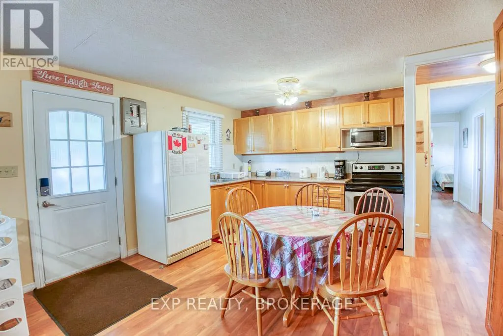 1036 ROSSLAND LANE
