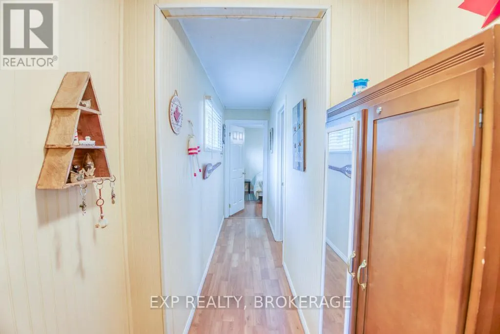 1036 ROSSLAND LANE