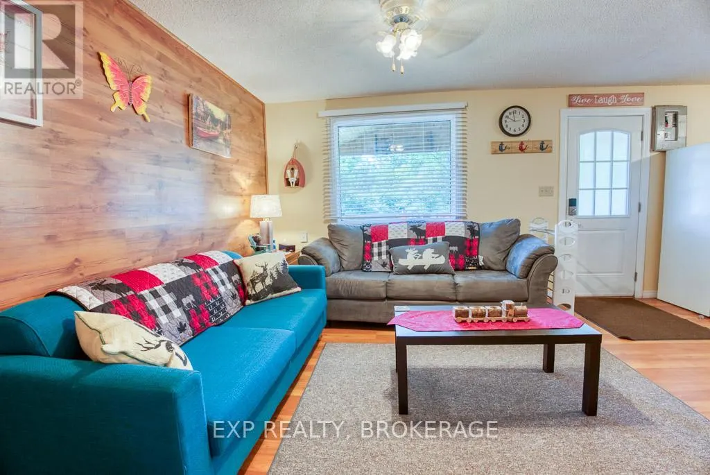 1036 ROSSLAND LANE