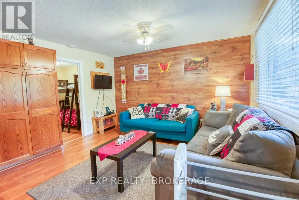 1036 ROSSLAND LANE