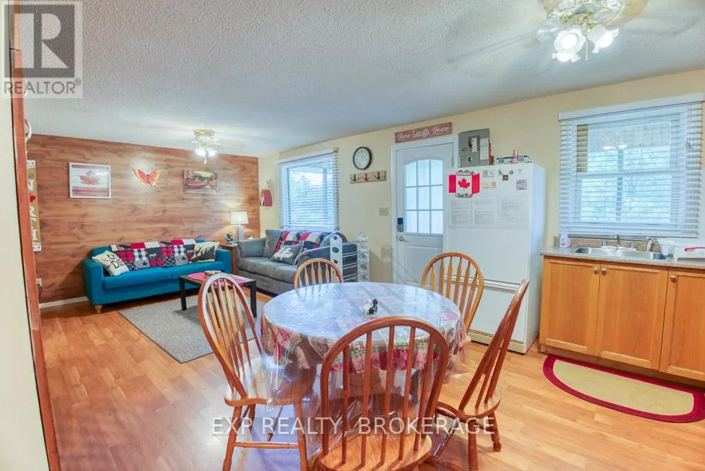 1036 ROSSLAND LANE