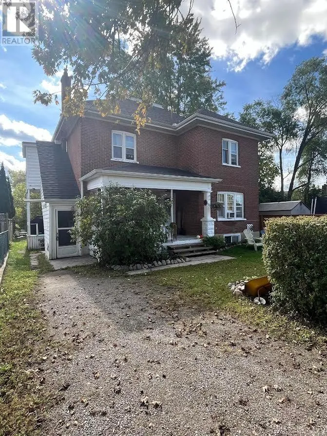 833 CRAWFORD DRIVE