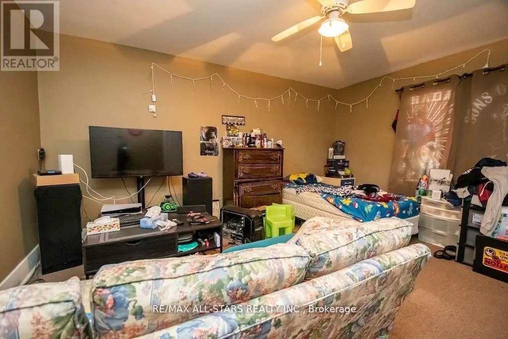 833 CRAWFORD DRIVE