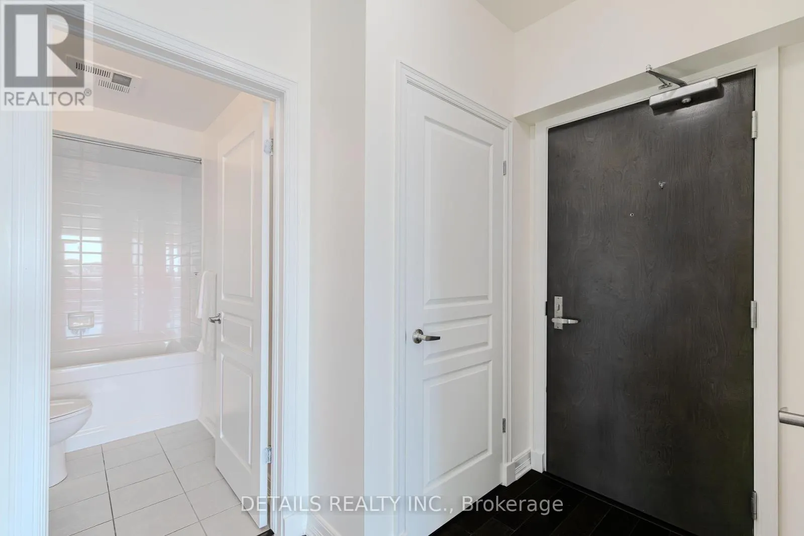 #717 - 238 BESSERER STREET