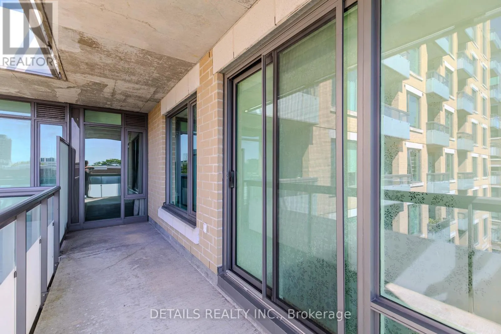 #717 - 238 BESSERER STREET