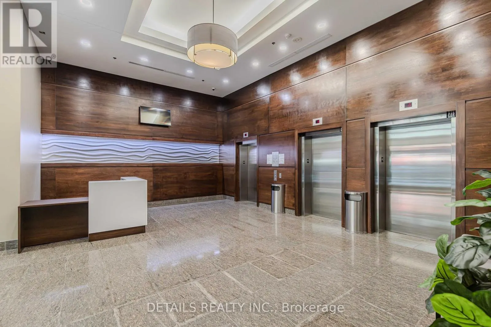 #717 - 238 BESSERER STREET