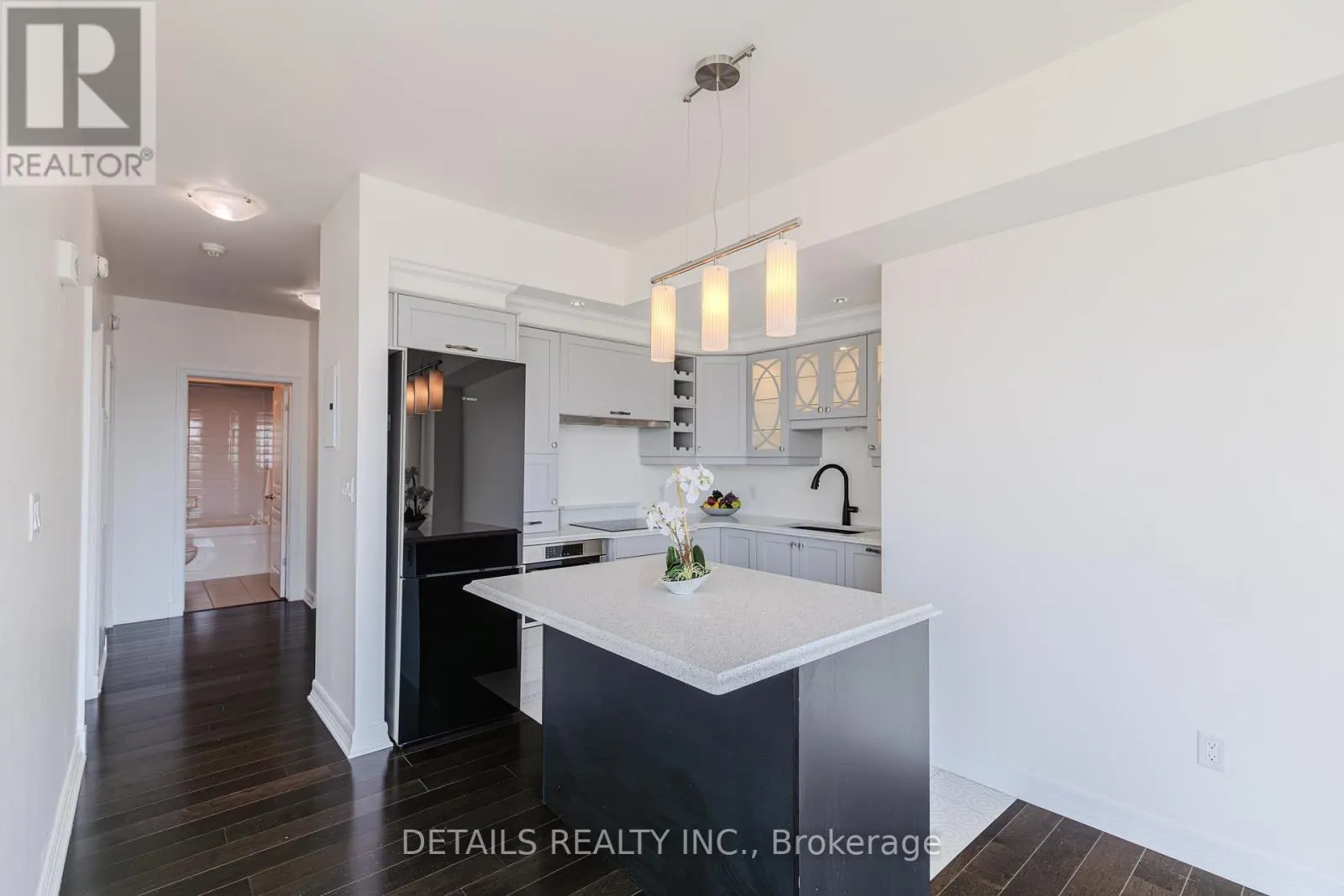 #717 - 238 BESSERER STREET