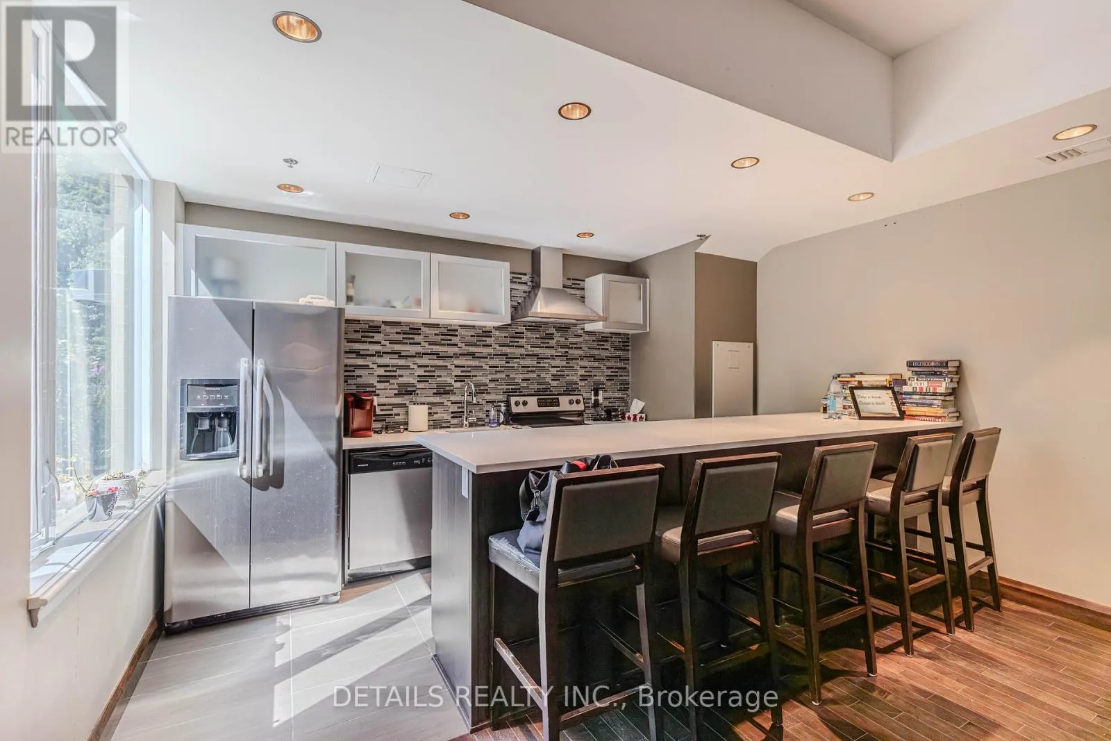 #717 - 238 BESSERER STREET