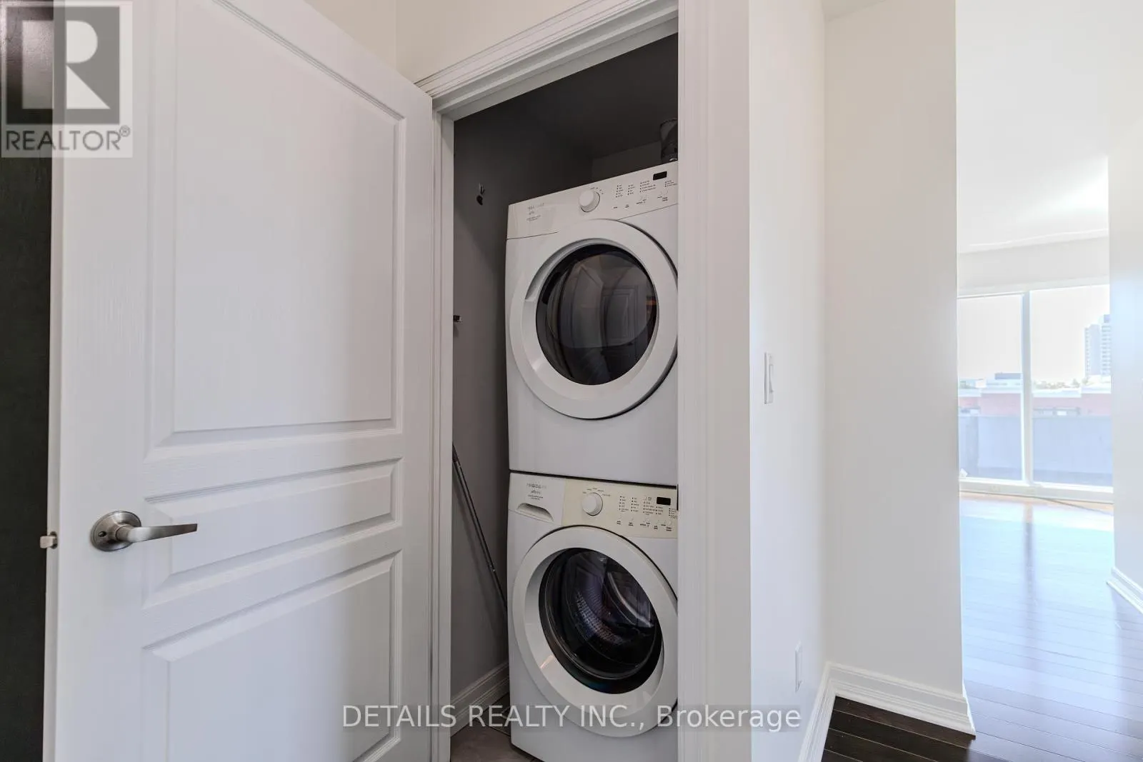 #717 - 238 BESSERER STREET